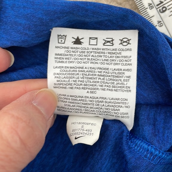 Nike Dri-Fit Tee Size S - Picture 5 of 5